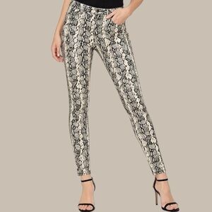 ♦️JEANS♦️SNAKE PRINT JEAN